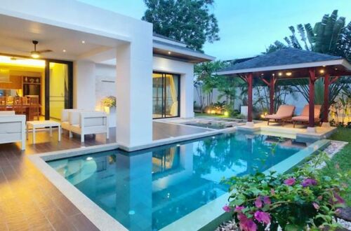 luxury pool villa