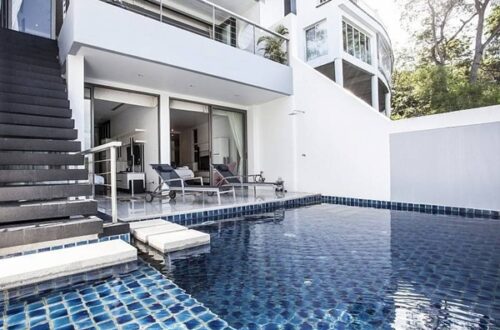 House with private pool